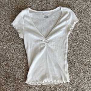 American Eagle V-Neck tshirt